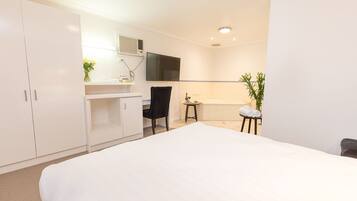 書桌、免費 Wi-Fi