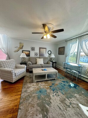 Living area - SSVR2-Spacious, Downtown Munising Apartment (Munising)