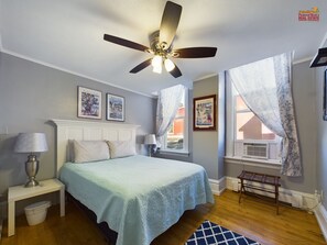 2 عدّة غرف نوم وواي فاي مجانًا وملاءات أسرّة