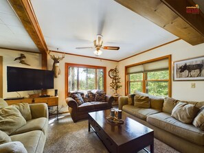 Smart TV - Superior River Cabin-Cabin on AuTrain River Close to Snowmobile/ATV Trails (AuTrain)