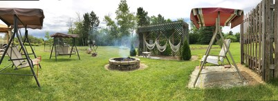 Beau Soleil Bungelow-Spacious 3 Bedroom Home with a Hot Tub, & Firepit