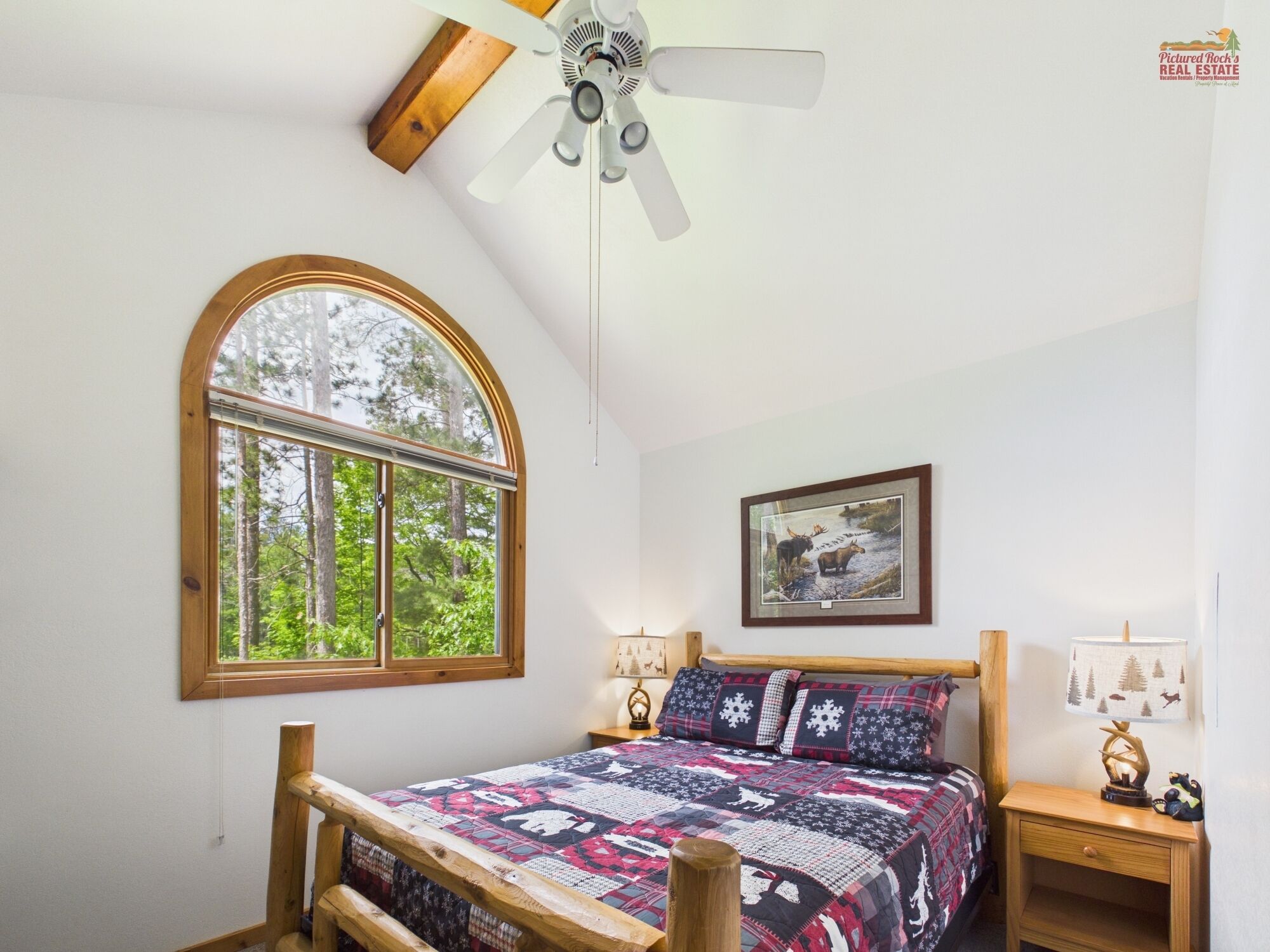 2 bedrooms, travel crib, free WiFi, bed sheets