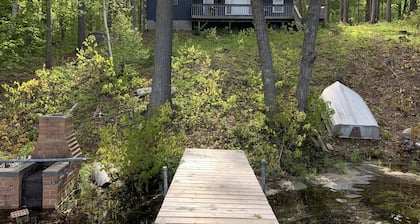 LLC-Peaceful, Lakefront Cabin Near Munising with Canoe & Rowboat