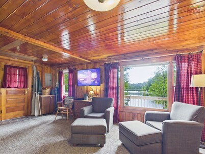 Cozy UP Cottage Near Pictured Rocks