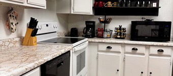 The Basement-Spacious, 4 Bed Apartment, Located in Downtown Munising