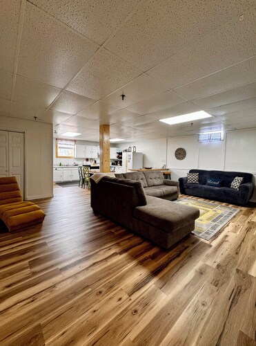 The Basement-Spacious, 4 Bed Apartment, Located in Downtown Munising