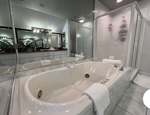 Combined shower/bathtub, bidet - Sweet Florida paradise (Cape Coral)