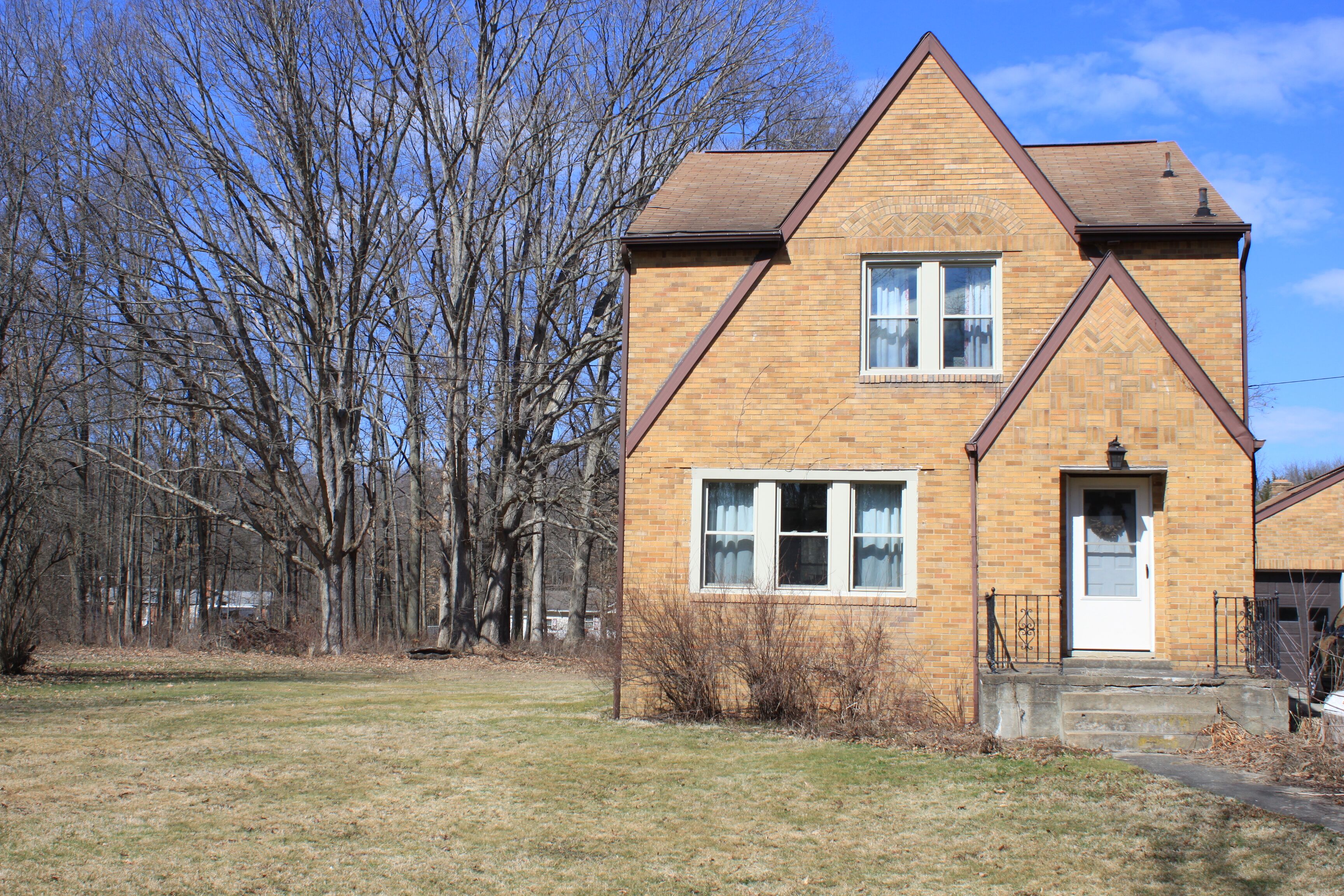 Merrythought Cottage-a book lover's delight.