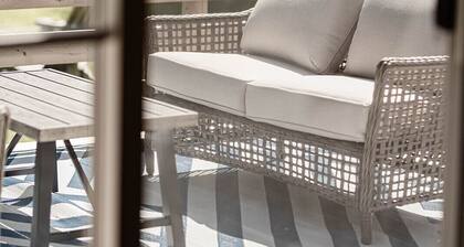 Brackley Beach retreat- 2 min from the beach<br>Open windows 2 feel an ocean breeze