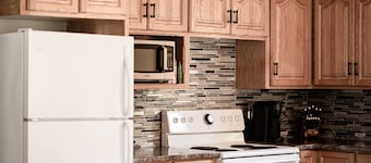 Brackley Beach retreat- 2 min from the beach<br>Open windows 2 feel an ocean breeze