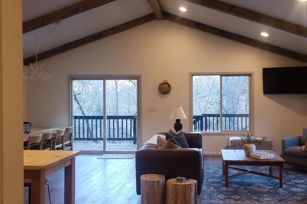 Shady Creek Cabin - Family Friendly Getaway Near Lake