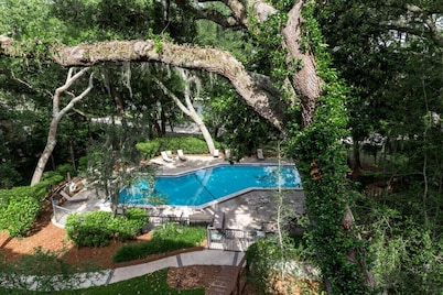 AMELIA ISLAND PLANTATION VILLA 2/2 IN A GATED COMMUNITY JUST OFF BEACH LOCATION