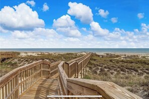 Una playa cerca