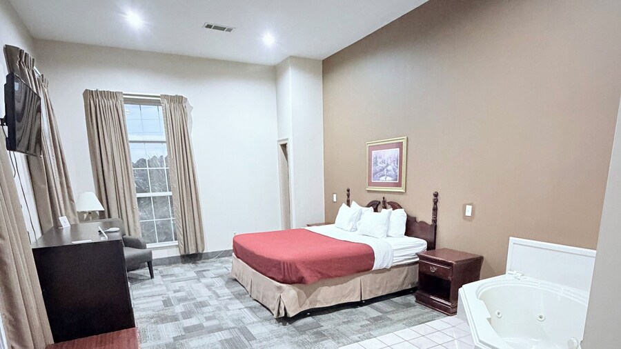 Collins Inn & Suites