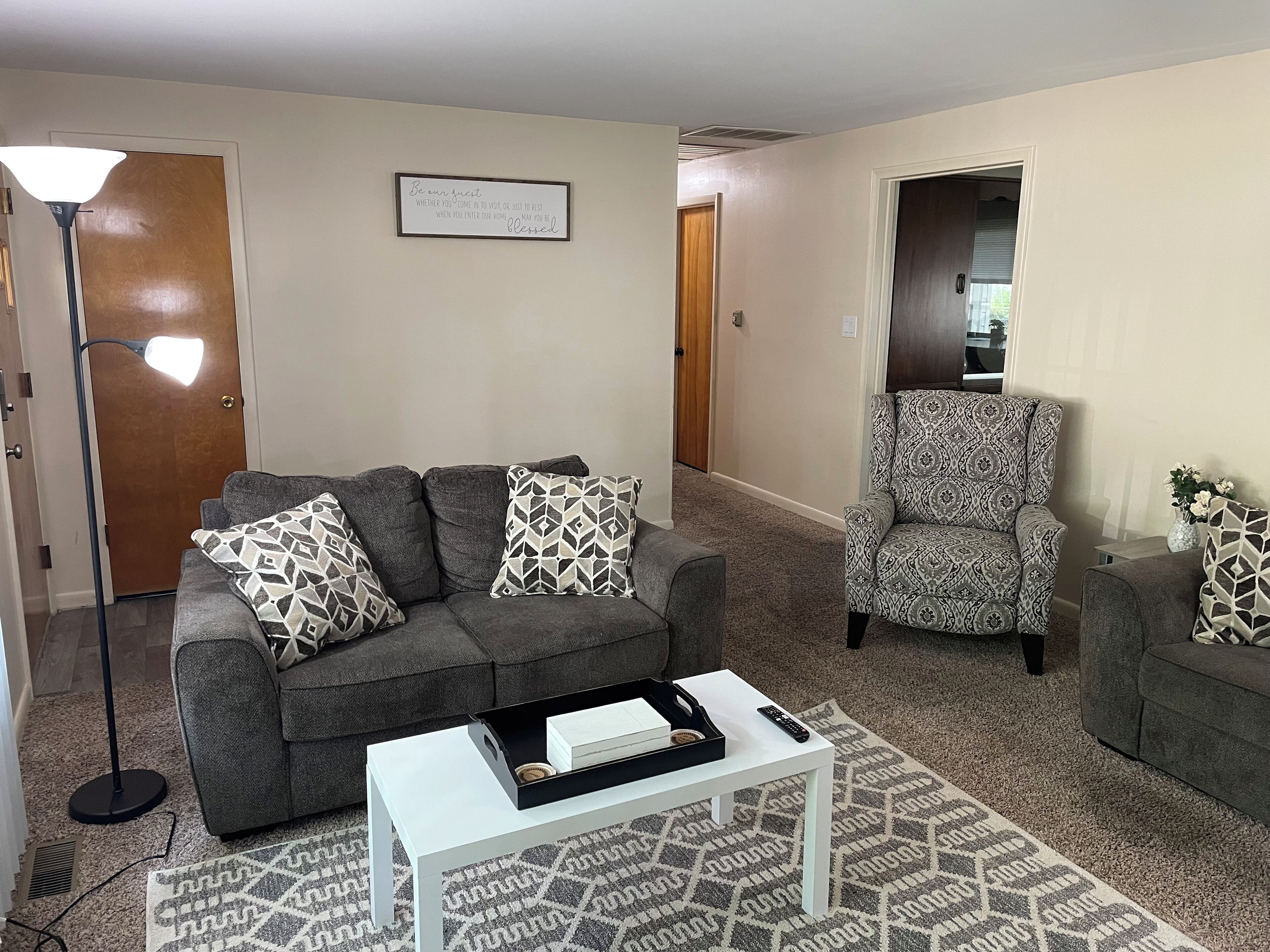 Spacious Home Less Than Ten Minutes from Coliseum!