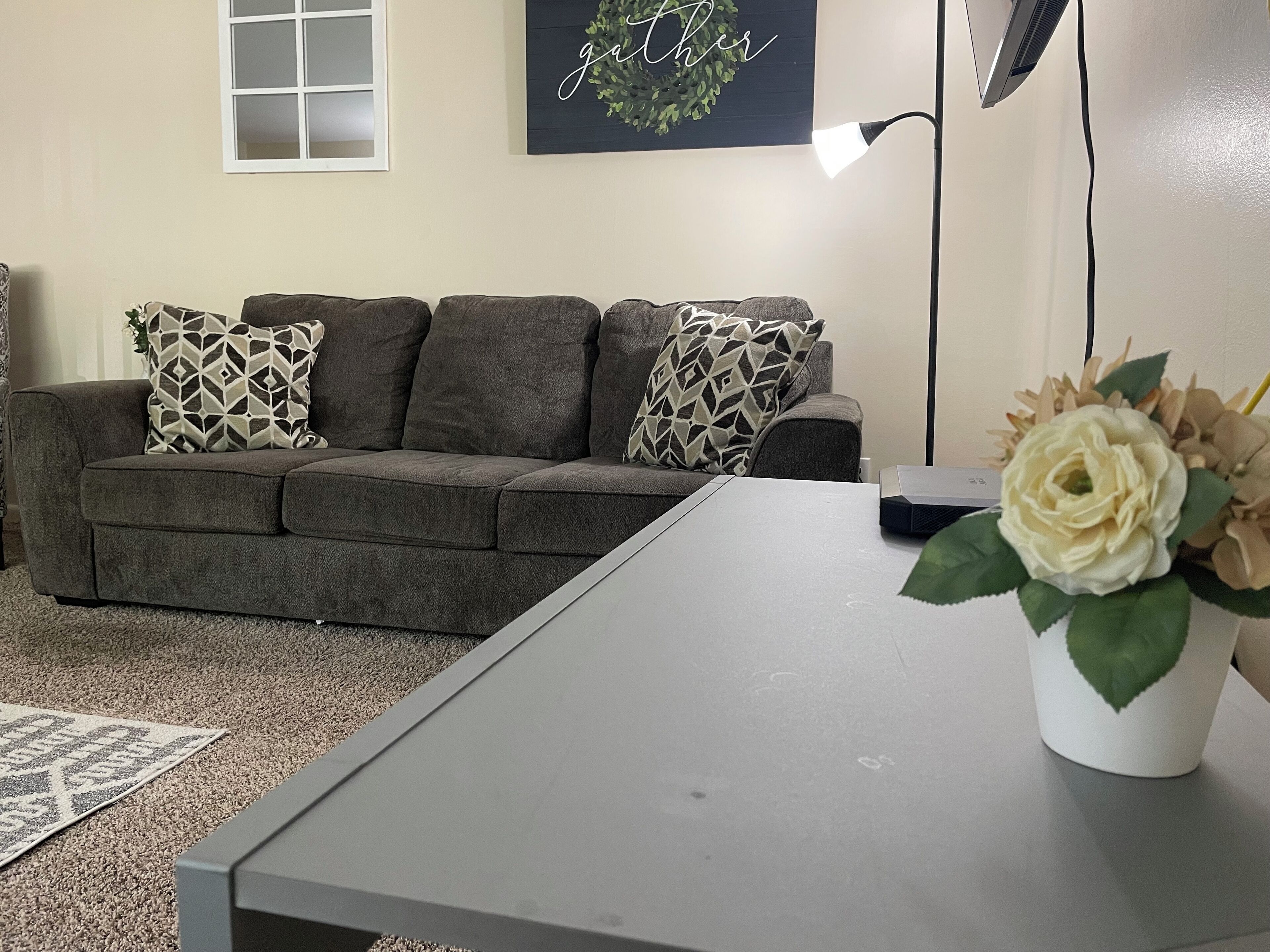 Spacious Home Less Than Ten Minutes from Coliseum!