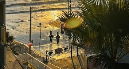 Daytona Beach Oceanfront 1BR Condo, Stunning Views, Pool Open