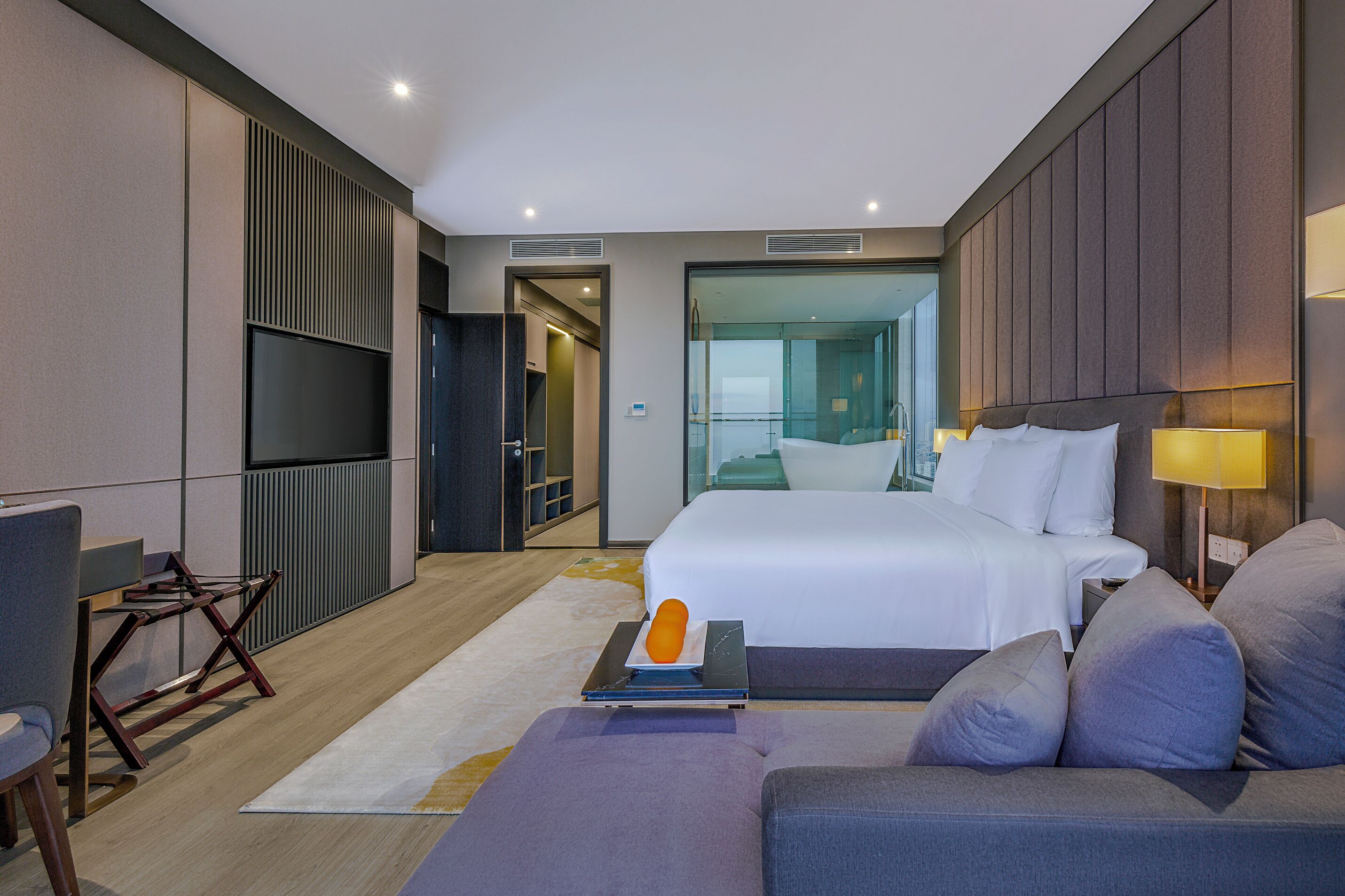 Le Sands Penthouse | Minibar, in-room safe, blackout curtains, soundproofing