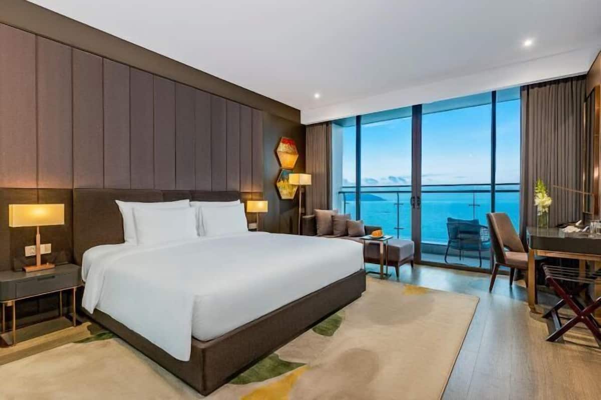 1 bedroom, minibar, in-room safe, blackout curtains