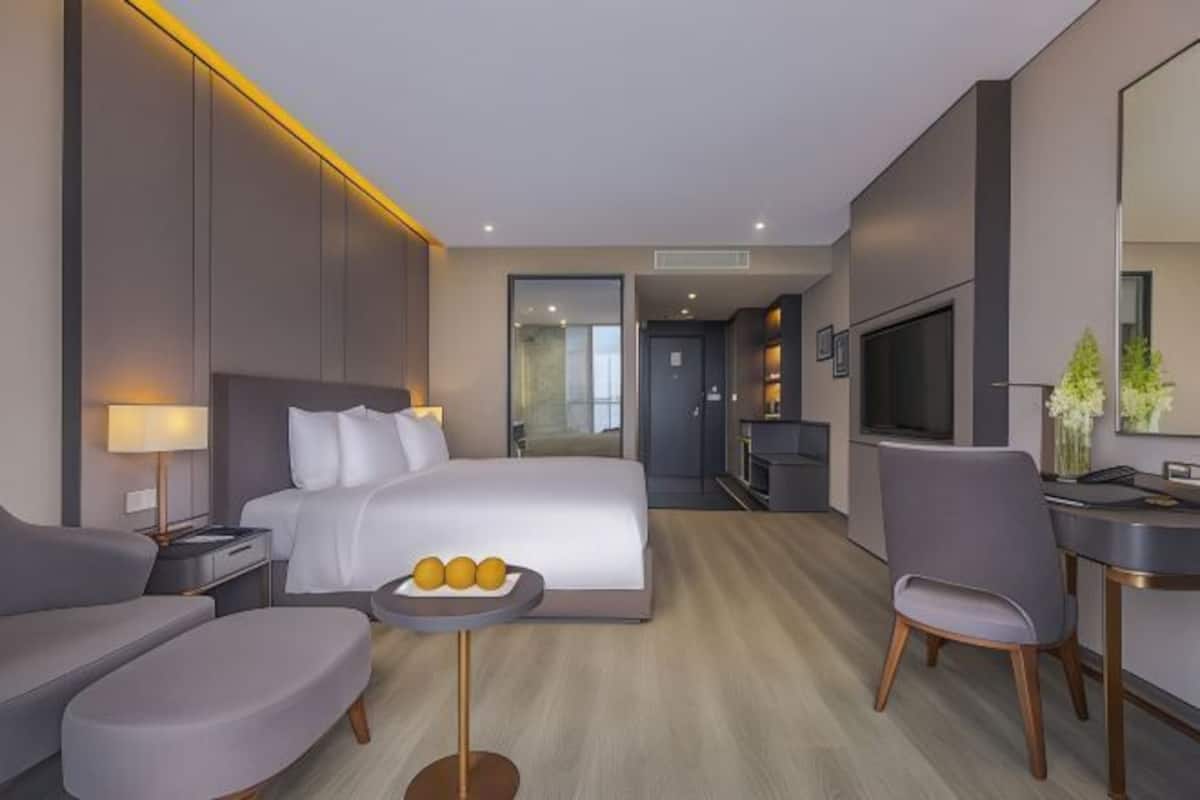 1 bedroom, minibar, in-room safe, blackout curtains
