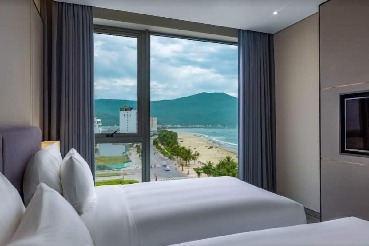 1 bedroom, minibar, in-room safe, blackout curtains