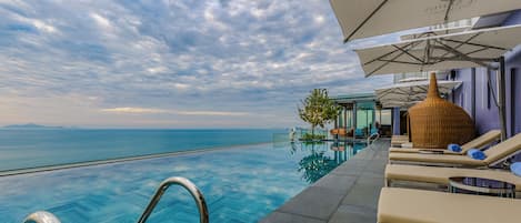 Outdoor pool, sun loungers