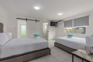 4 bedrooms, iron/ironing board, WiFi, bed sheets