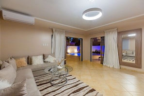 Interior - Amazing Modern 4BR Villa W/Private Pool@Gold Coast (Malmok)