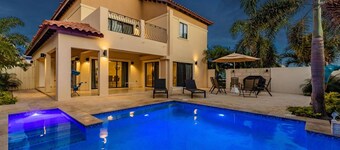 Amazing Modern 4BR Villa W/Private Pool@Gold Coast