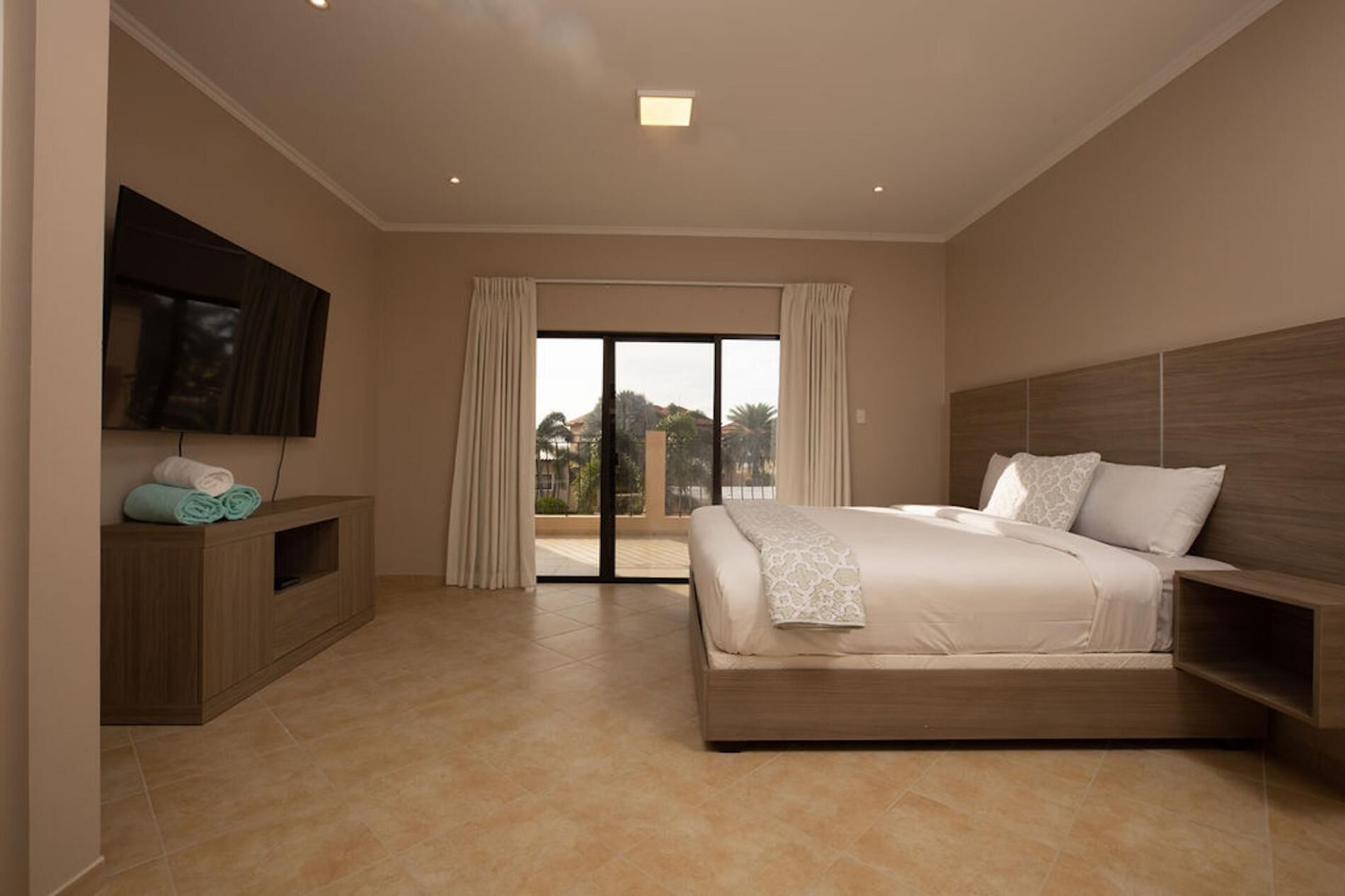 4 slaapkamers, een strijkplank/strijkijzer, wifi, beddengoed