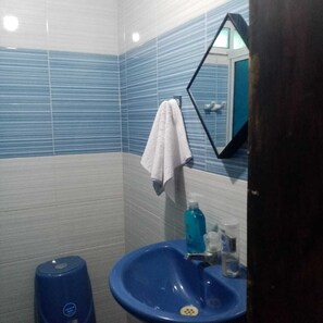 Dusche, Handtücher, Seife, Toilettenpapier