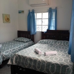 3 bedrooms, free WiFi, bed sheets - Quiet neighborhood in the town. (San Andrés)