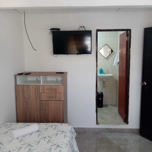 3 bedrooms, free WiFi, bed sheets - Quiet neighborhood in the town. (San Andrés)