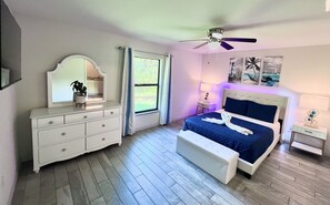 3 bedrooms, desk, iron/ironing board, free WiFi