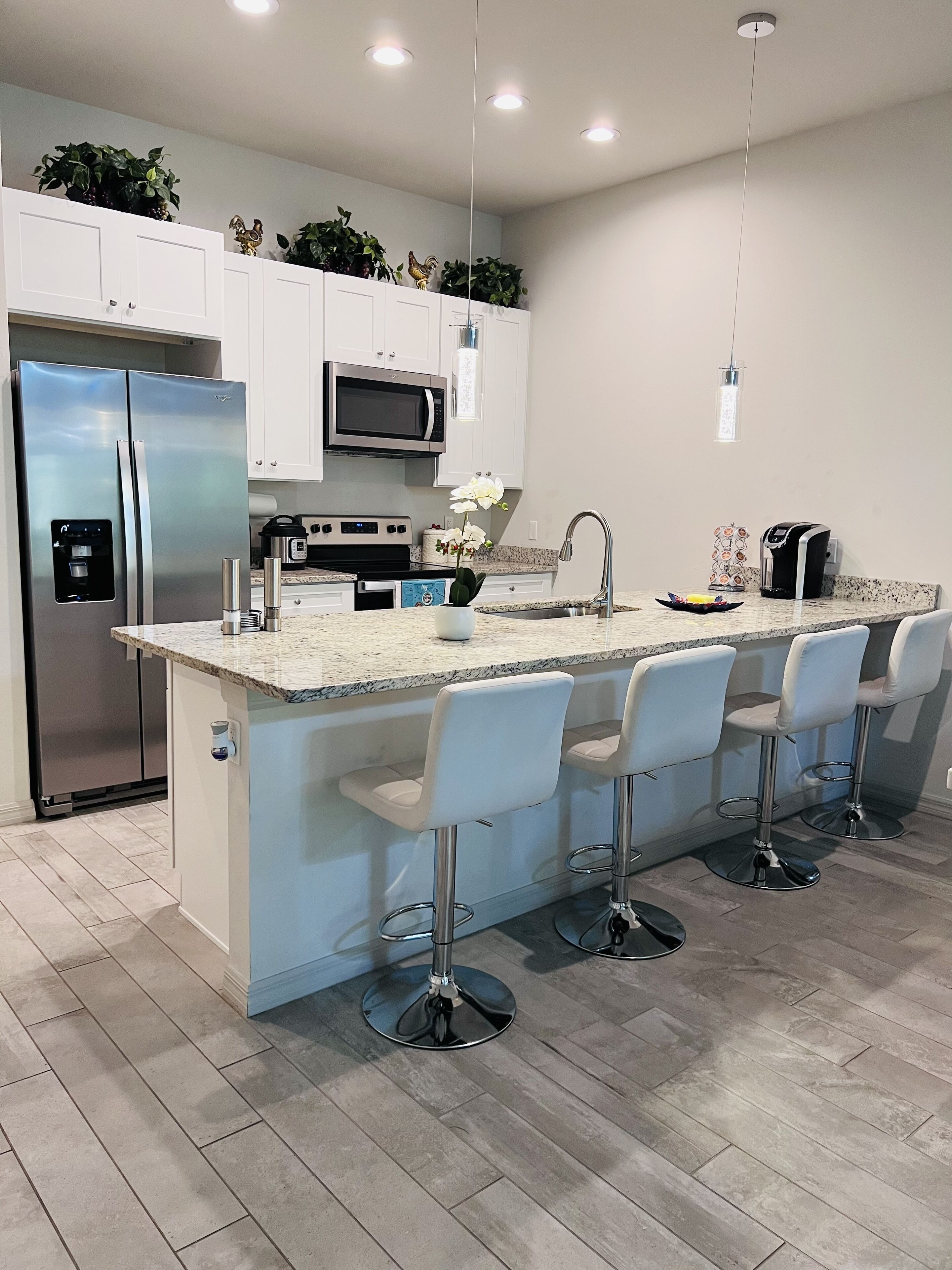 Microonde, forno, lavastoviglie, macchina per tè/caffè