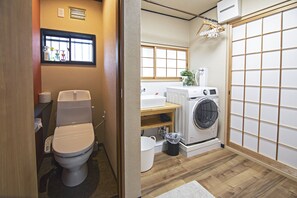 Elite Villa | Bathroom sink - Otsuru Japanese-style  Up to 6 people (Osaka)