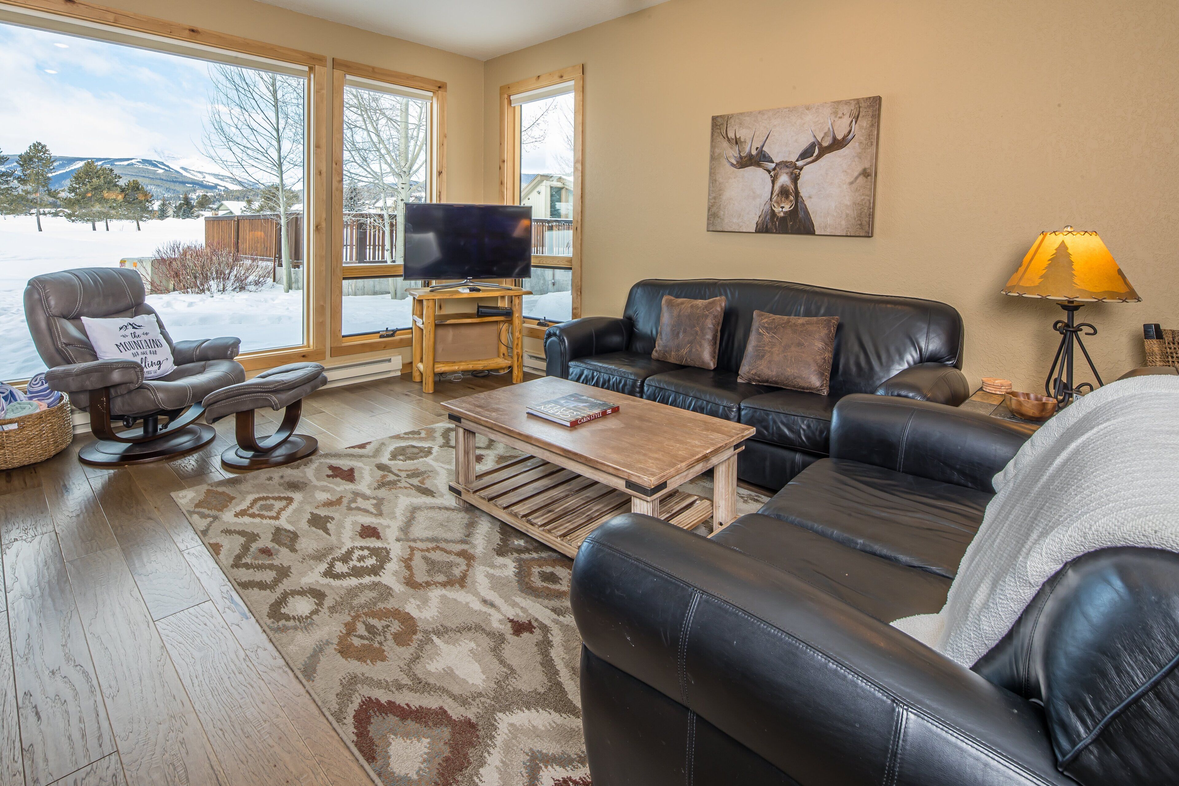 Condo w/ Community Hot Tub close to Town Center & Big Sky Resort - Park Condo Escape
