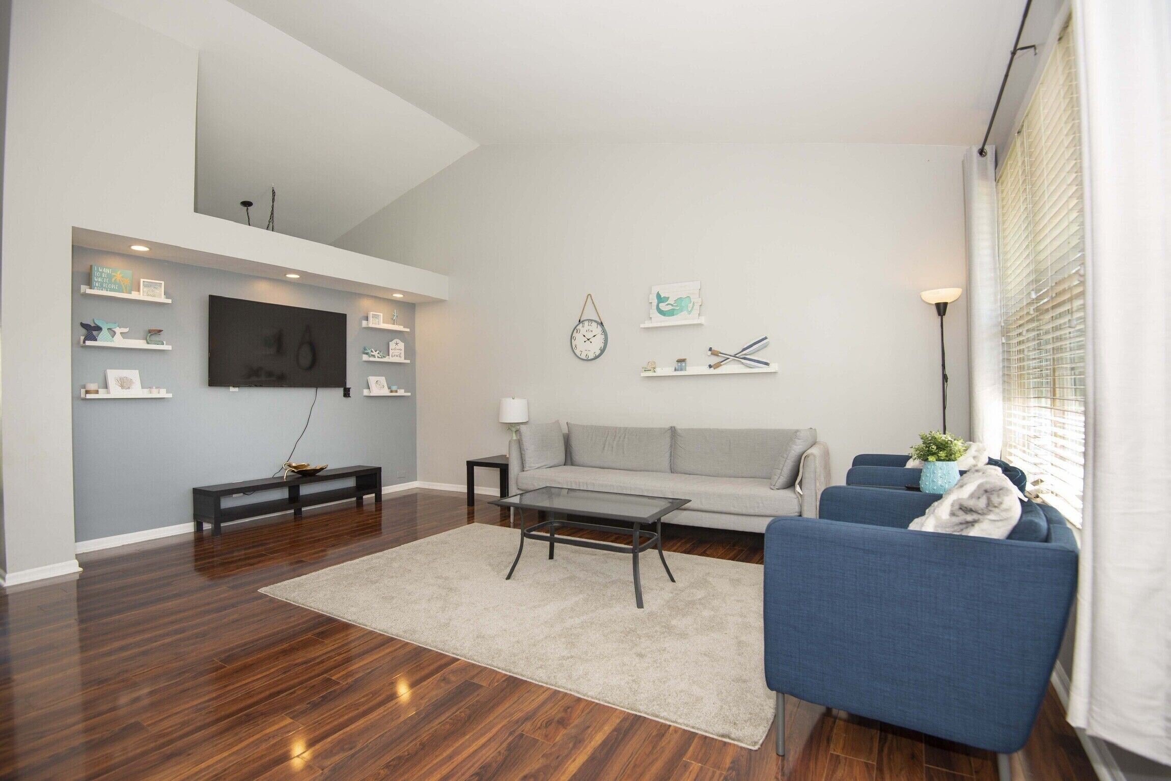 Cozy ranch with 4 bedrooms - minutes from everything