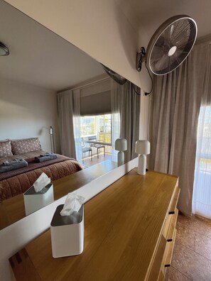 2 bedrooms, iron/ironing board, travel cot, free WiFi - HOUSE OF NOMAD - Great Ocean Road, Skenes Creek (Skenes Creek)