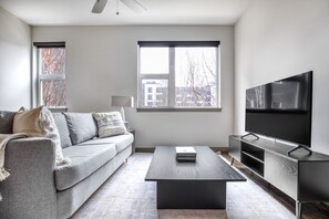 Télévision, chaîne hi-fi