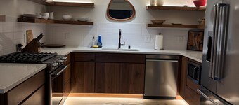 Lakefront Escape Minutes from Anchorage Airport