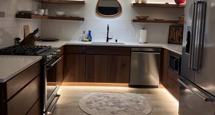 Lakefront Escape Minutes from Anchorage Airport