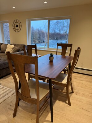 Dining - Lakefront Escape Minutes from Anchorage Airport (Anchorage)