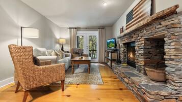 TV, fireplace, Netflix, DVD player