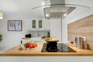 Kühlschrank, Ofen, Herdplatte, Geschirrspüler