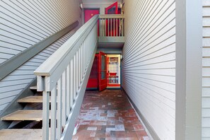 Interior - Charming condo near skiing and trails with gas fireplace and deck (Warren)