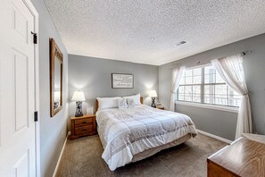 2 bedrooms, free internet, bed sheets