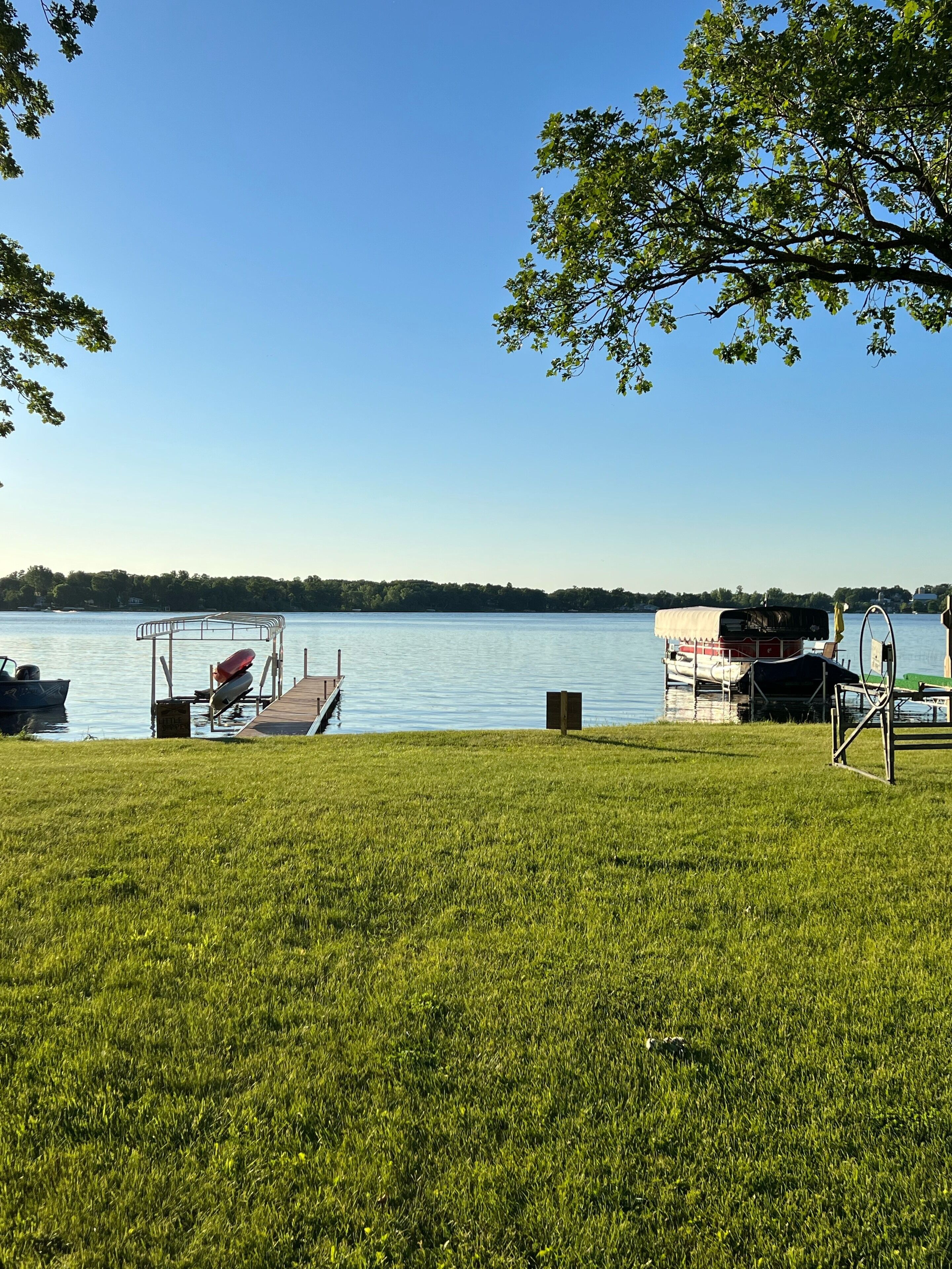 A-frame, Private Lake Lot + Dock, Kayaks, Golf Cart & Aqua Lily Pad