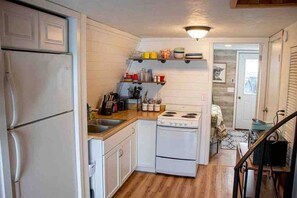 Fridge, microwave, oven, stovetop - A-frame, Fireplace,Private Lake Lot, Dock, Kayaks. (Alexandria)