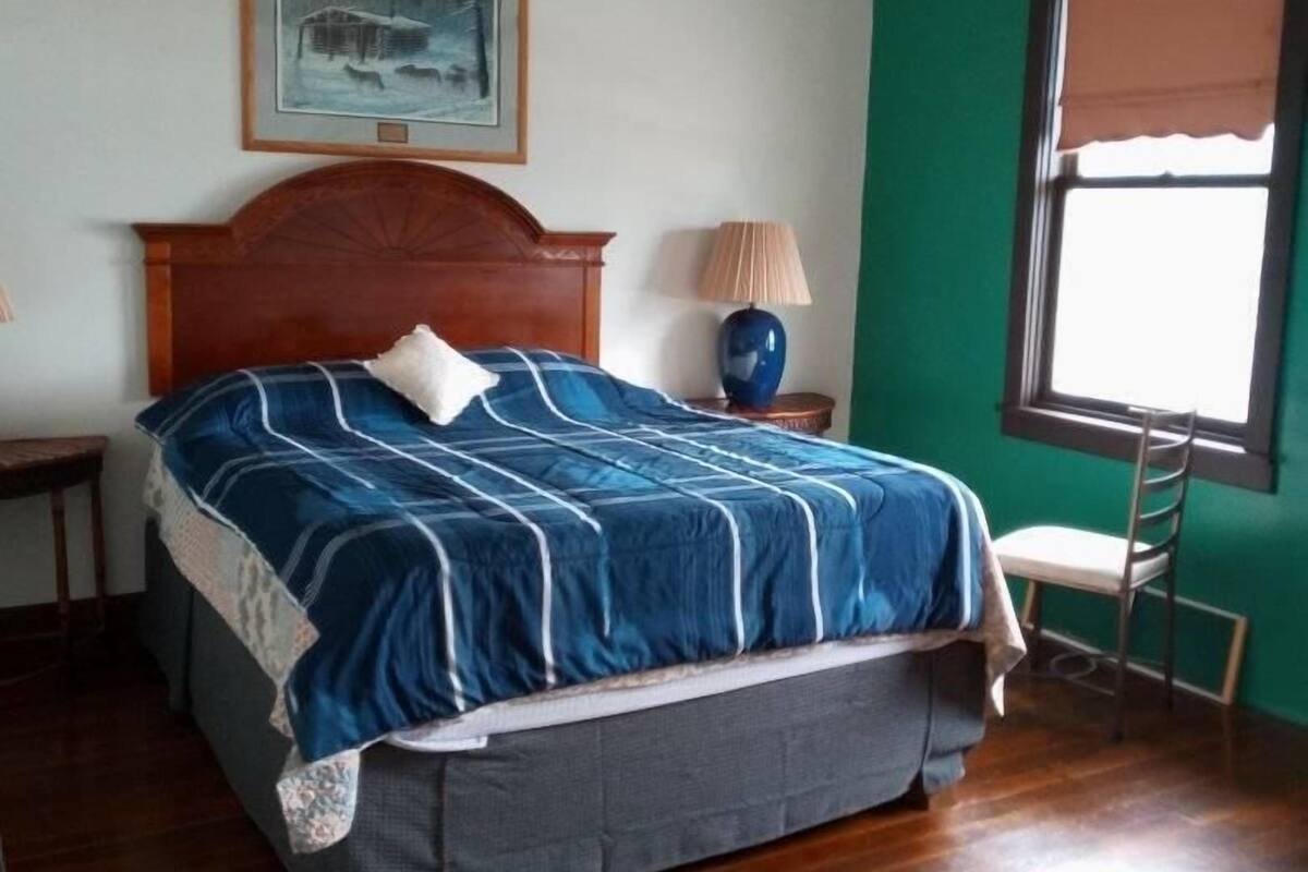 Brakemans Room | Premium bedding, down duvets, memory-foam beds, bed sheets